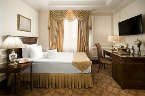 Nobil Luxury Boutique Hotel