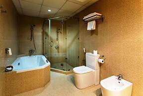 Al Safir Hotel & Tower