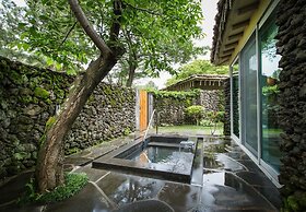 Seaes Hotel & Resort