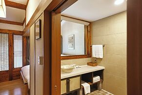 Seaes Hotel & Resort