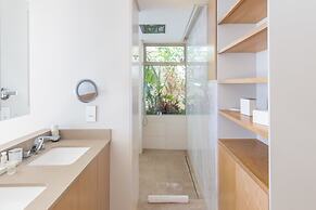 Compass House Boutique Hotel