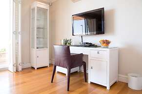 Compass House Boutique Hotel