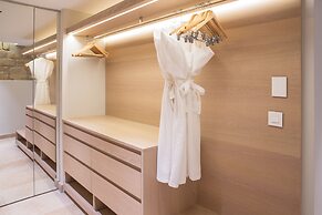 Compass House Boutique Hotel