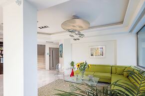 Steris Elegant Beach Hotel