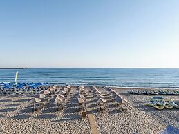 Steris Elegant Beach Hotel