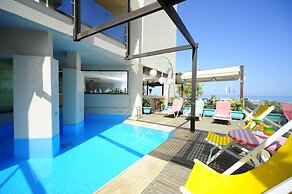 Steris Elegant Beach Hotel