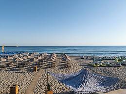 Steris Elegant Beach Hotel