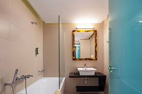 Steris Elegant Beach Hotel