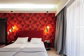 Steris Elegant Beach Hotel