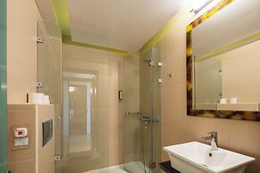 Steris Elegant Beach Hotel