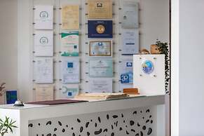Steris Elegant Beach Hotel