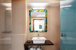 Steris Elegant Beach Hotel