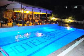 Dort Mevsim Hotel