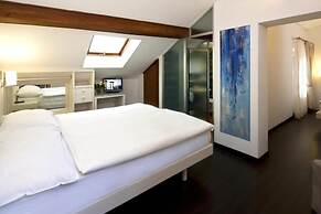 Hotel America
