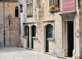 Dragan´s Den Hostel