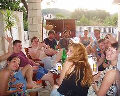 Dragan´s Den Hostel