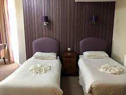 Riviera Hotel
