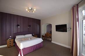 Riviera Hotel