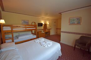 Riviera Hotel