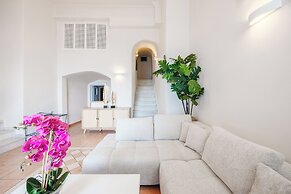 Kastro Suites