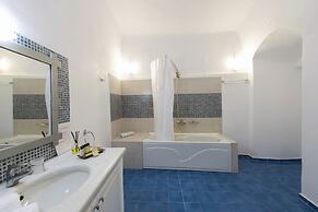 Kastro Suites