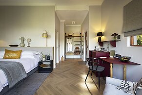 The Peech Hotel