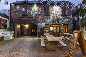 Coach House Hotel
