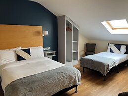 Coach House Hotel
