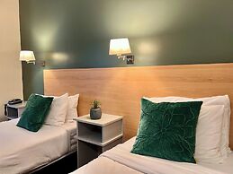 Coach House Hotel