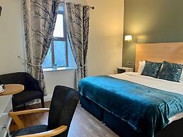 Coach House Hotel