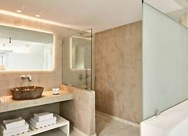 Manoulas Beach Mykonos Resort