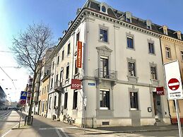 easyHotel Basel City - contactless self check-in