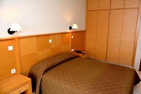 Evia Hotel & Suites