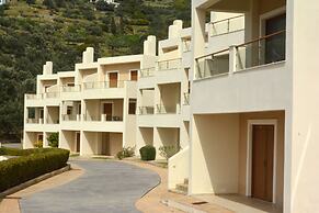 Evia Hotel & Suites