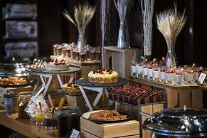 Khalidiya Palace Rayhaan by Rotana