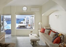 Athermi Suites - Adults Only