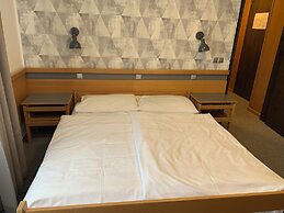 Alp Hotel