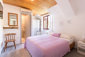 Apartments Karacic