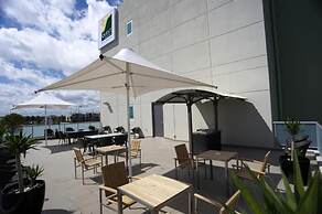 Quest Mawson Lakes