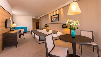 Astera Hotel & Spa