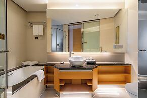 Regal Jinfeng Hotel