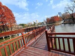 Regal Jinfeng Hotel