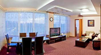 Emerald Hotel