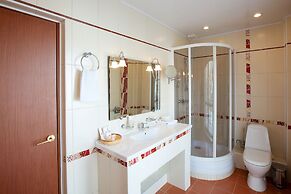 Emerald Hotel