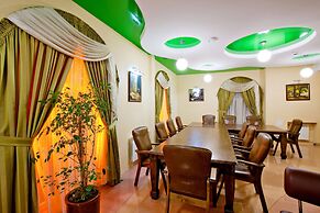 Emerald Hotel