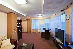 Emerald Hotel