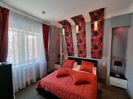 Emerald Hotel