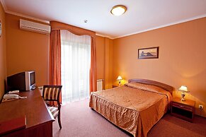 Emerald Hotel