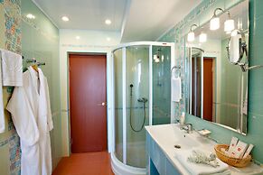 Emerald Hotel