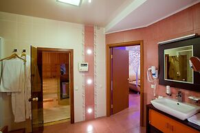 Emerald Hotel
